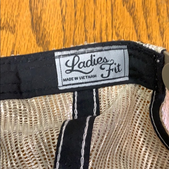 Pennsylvania Hat “LOVE” - Picture 2 of 2